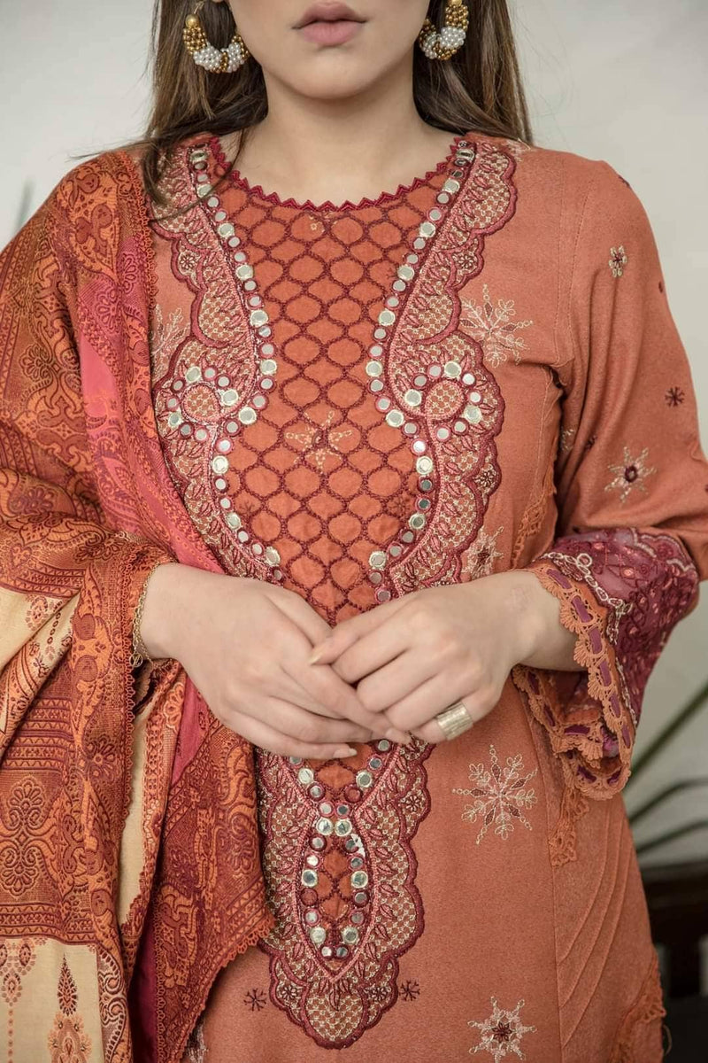 img_spotted_in_qalamkar_luxury_shawls_collection_awwal_boutique