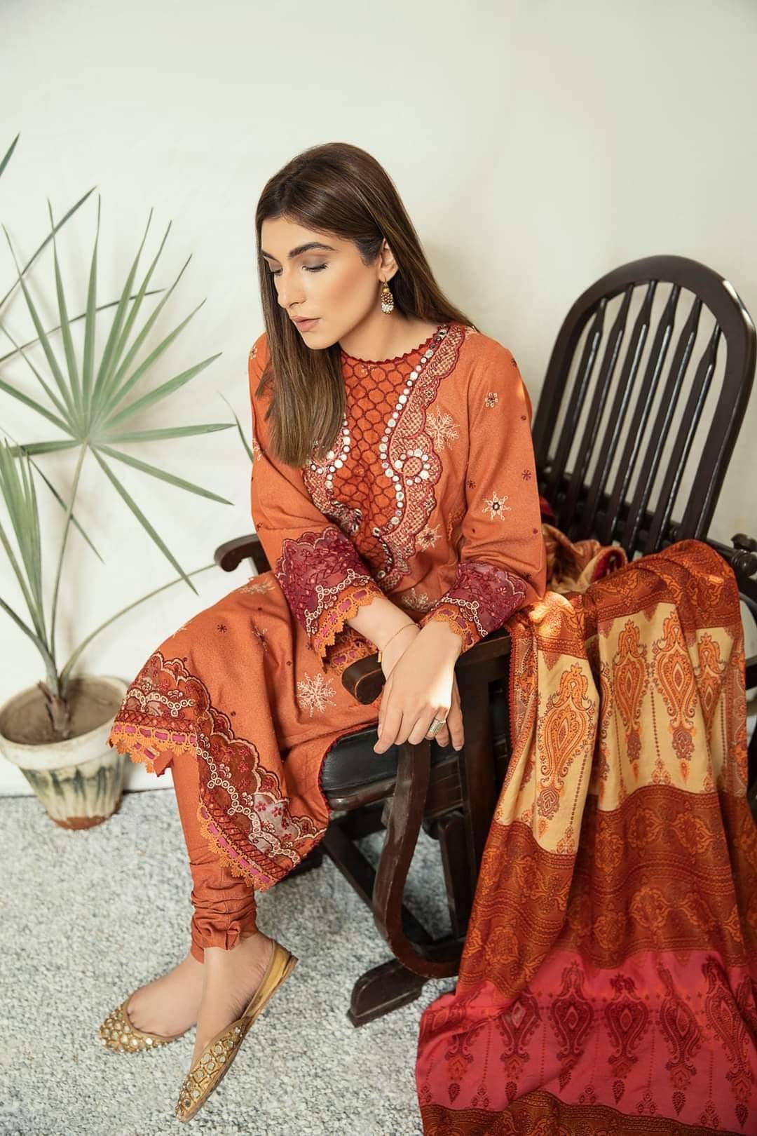 img_spotted_in_qalamkar_luxury_shawls_collection_awwal_boutique