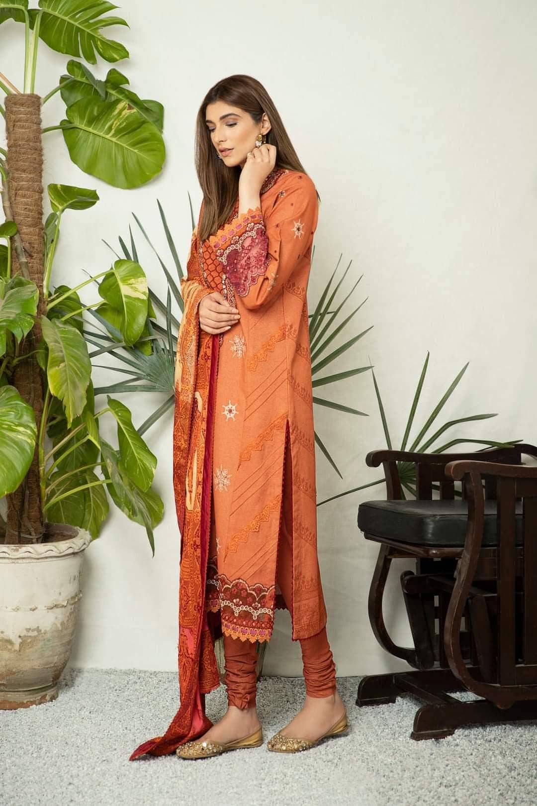 img_spotted_in_qalamkar_luxury_shawls_collection_awwal_boutique