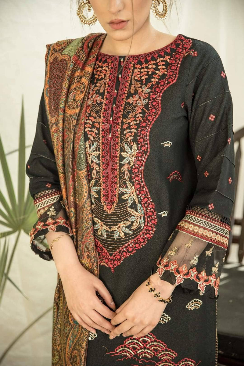 img_spotted_in_qalamkar_luxury_shawls_collection_awwal_boutique