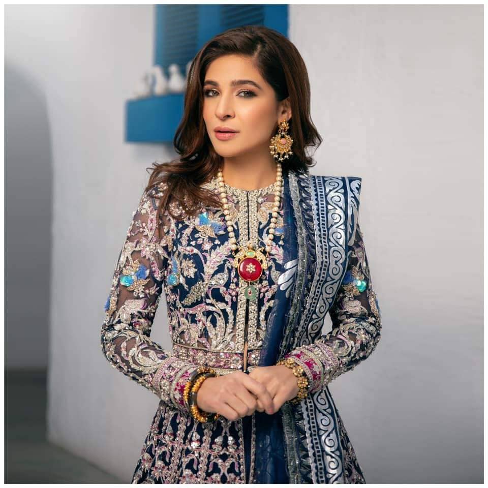 img_maryam_hussain_wedding_edition_awwal_boutique