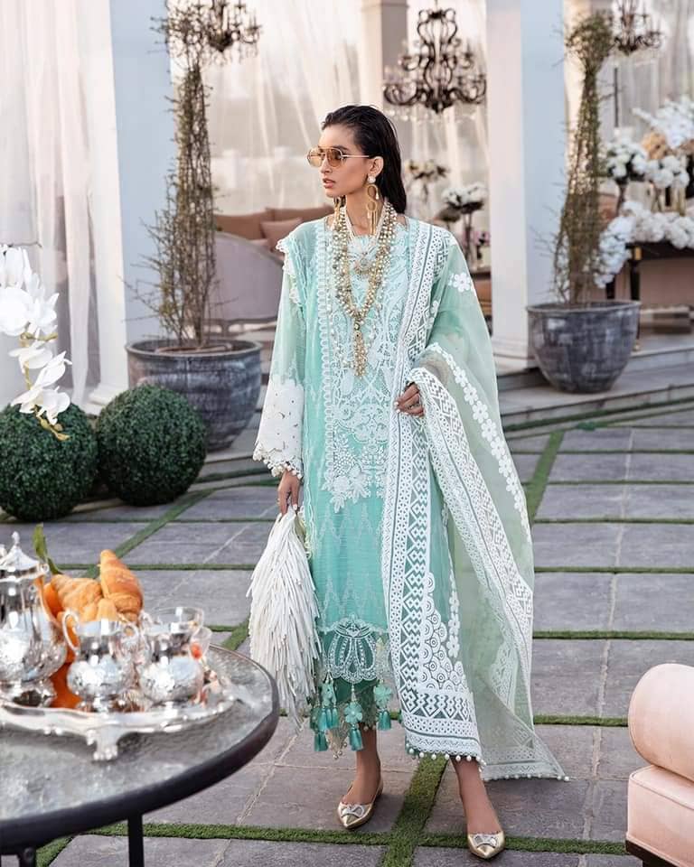 img_sana_safinaz_lawn_2021_awwal_boutique
