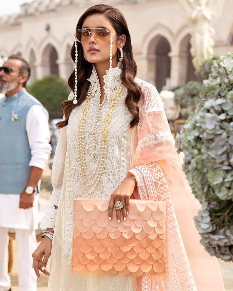 img_sana_safinaz_lawn_2021_awwal_boutique