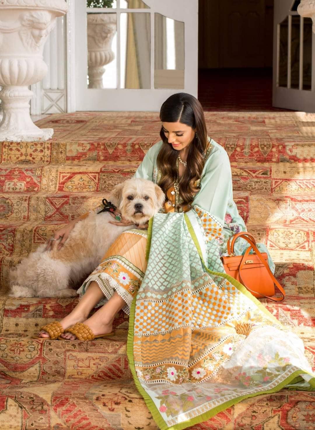 img_crimson_lawn_by_saira_shakira_awwal_boutique