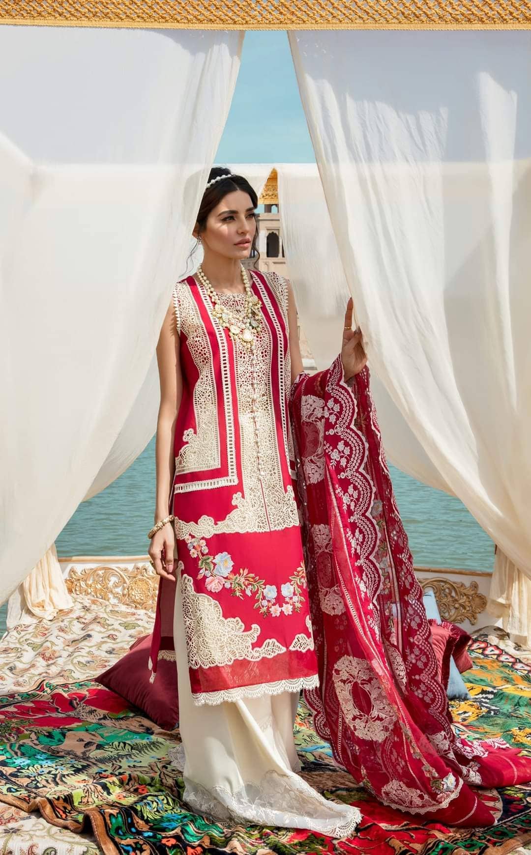 img_crimson_lawn_by_saira_shakira_awwal_boutique