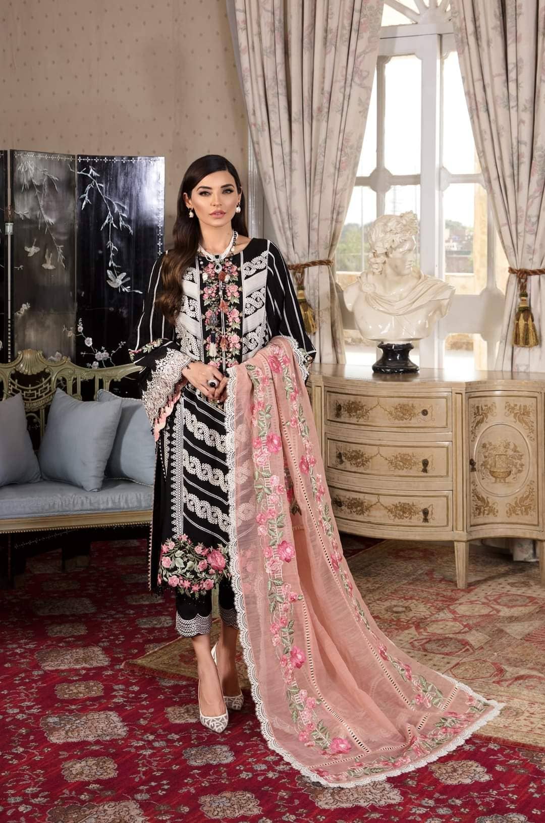 img_crimson_lawn_by_saira_shakira_2021_awwal_boutique