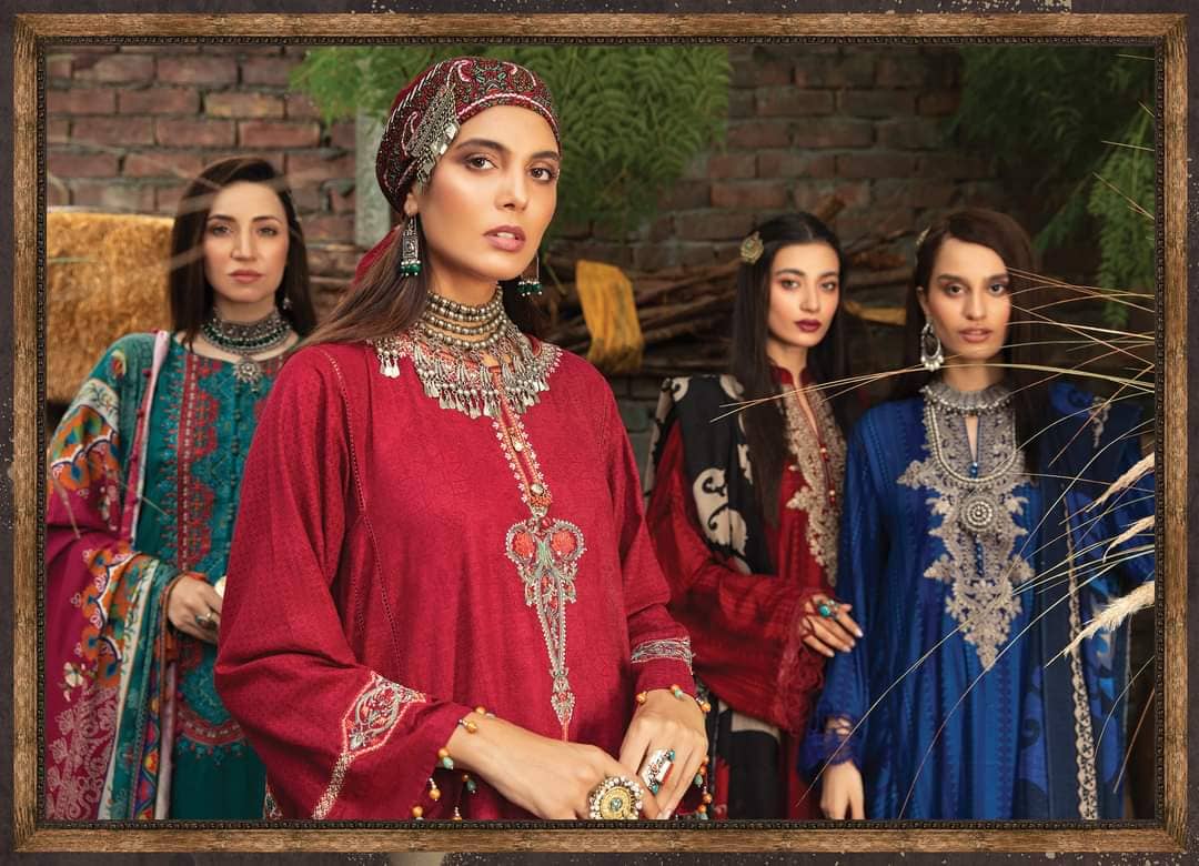 img_maria_b_m_prints_winter_woolen_shawl_awwal_boutique