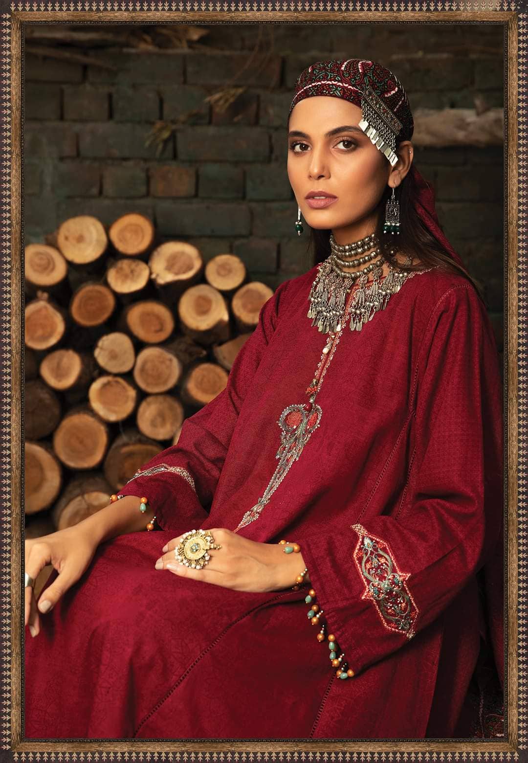 img_maria_b_m_prints_winter_woolen_shawl_awwal_boutique