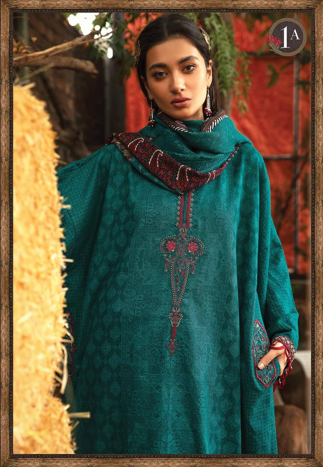 img_maria_b_m_prints_winter_woolen_shawl_awwal_boutique