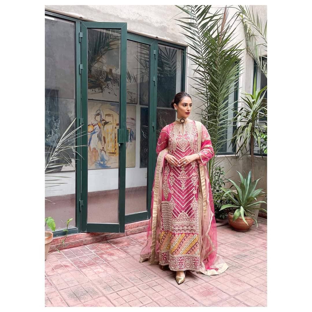 img_maryam_n_mariya_chiffon_wedding_awwal_boutique