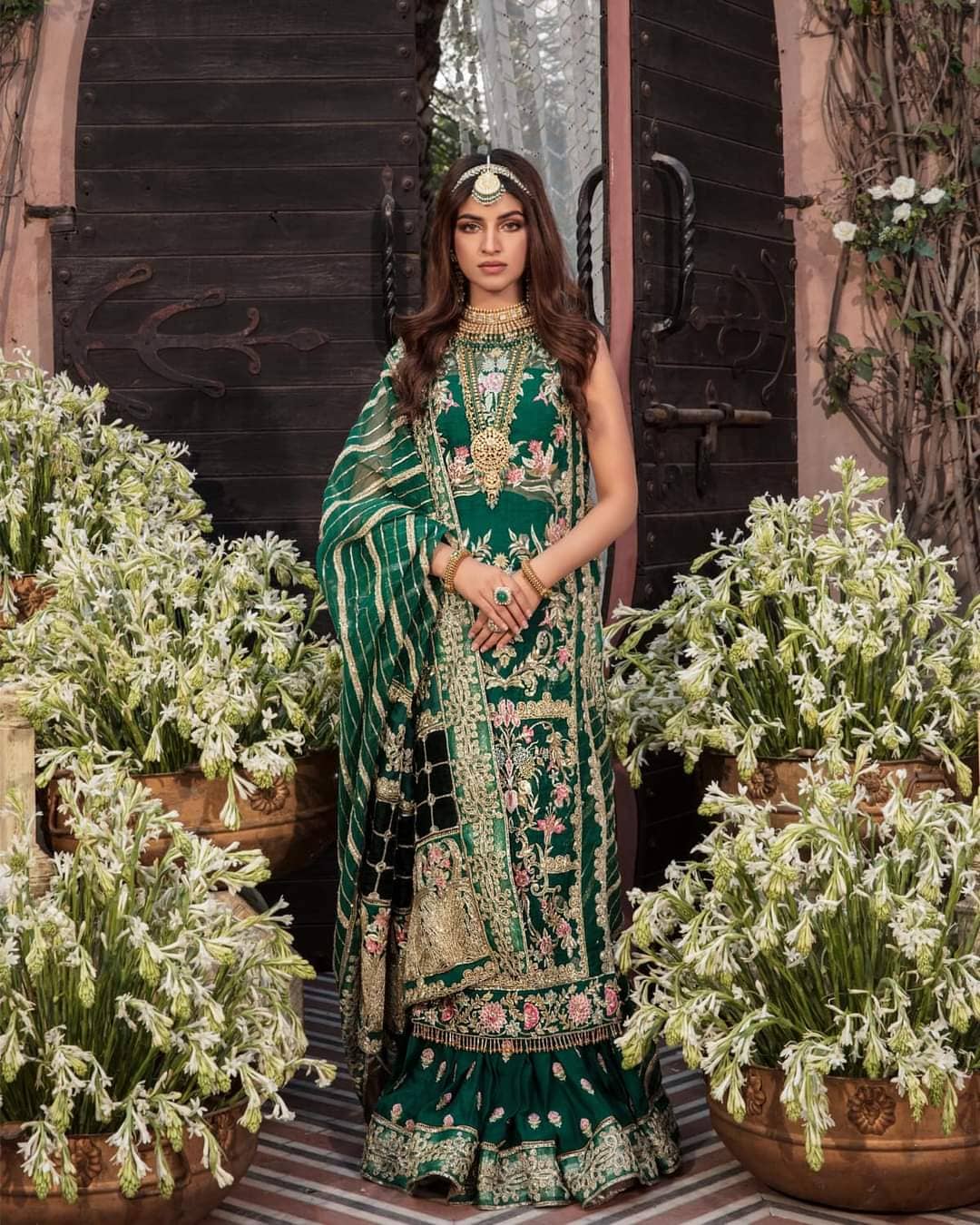 img_crimson_wedding_edition_awwal_boutique