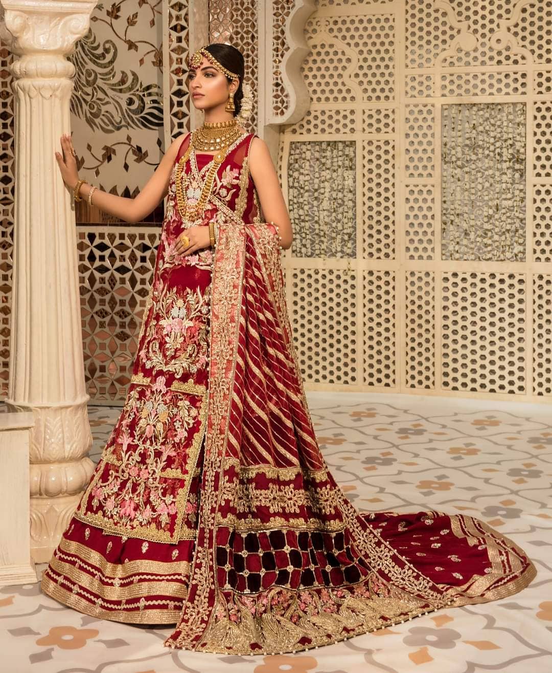 img_crimson_wedding_edition_awwal_boutique