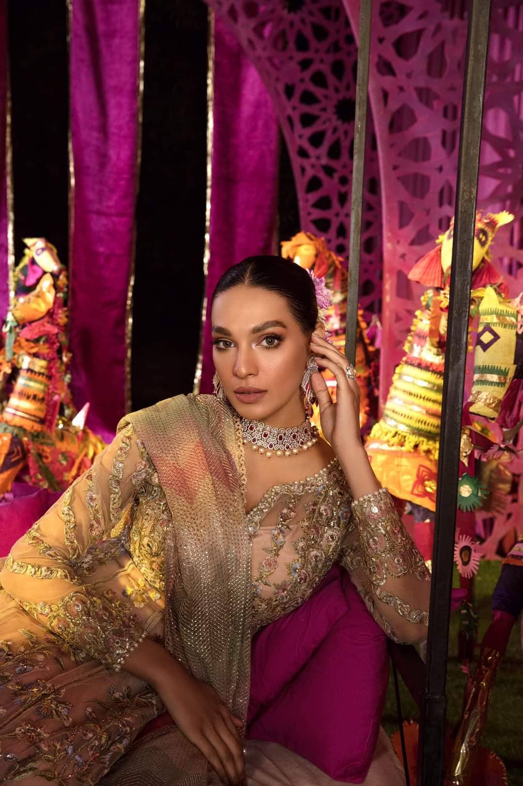 img_crimson_wedding_edition_awwal_boutique