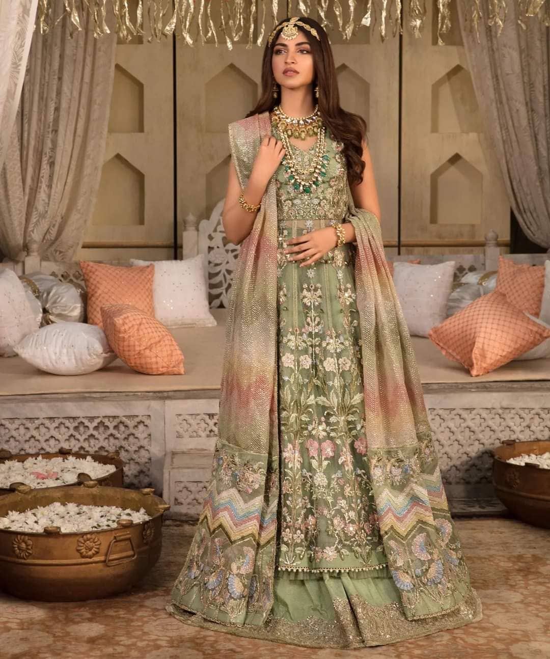 img_crimson_wedding_edition_awwal_boutique