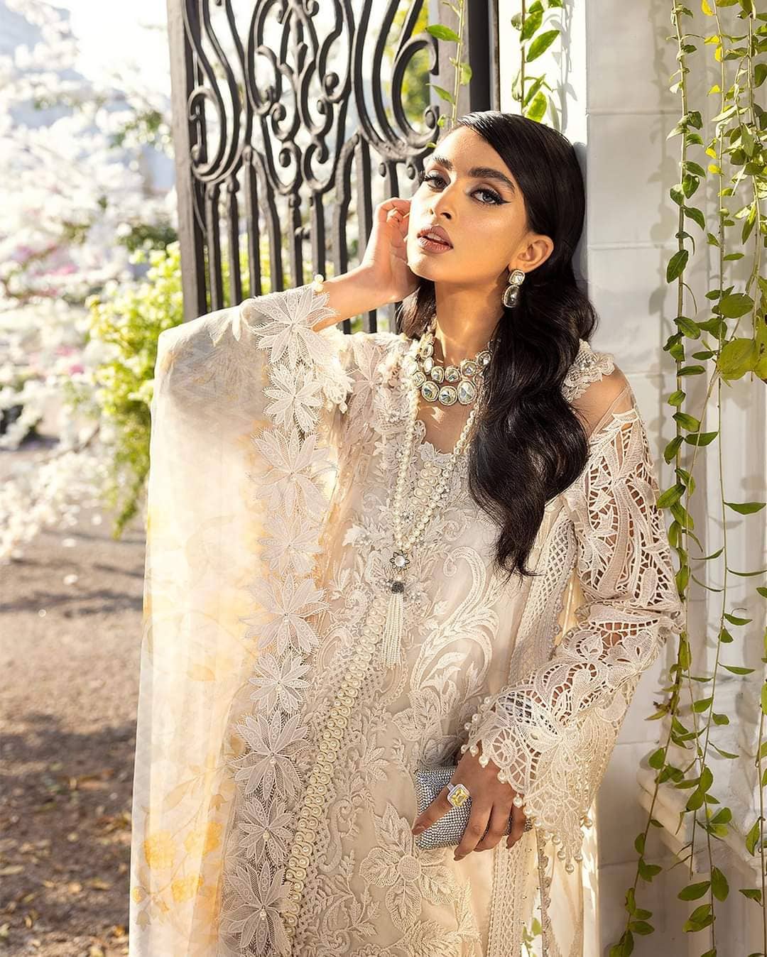 img_sana_safinaz_luxury_lawn_22_awwal_boutique