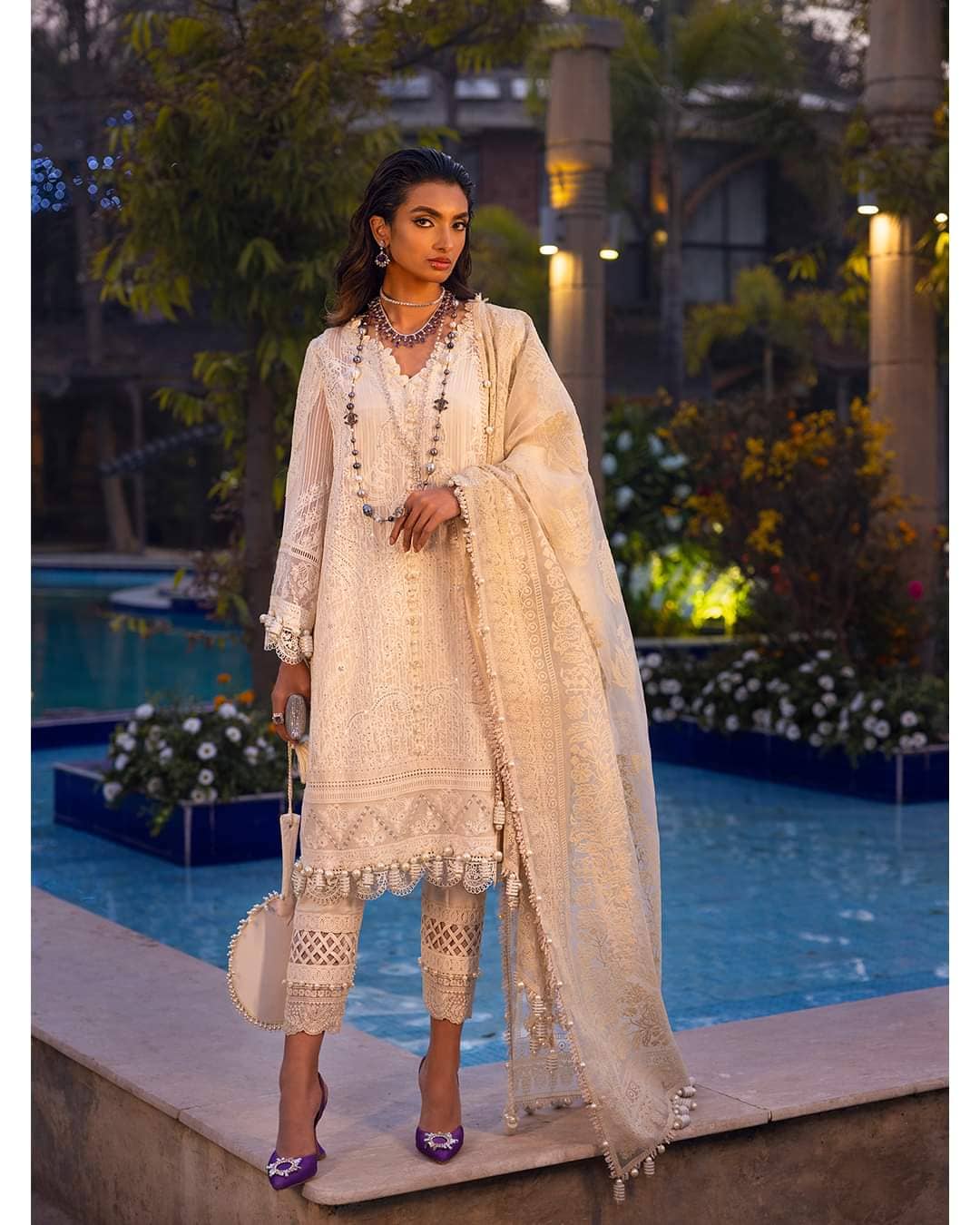 img_sana_safinaz_luxury_lawn_22_awwal_boutique