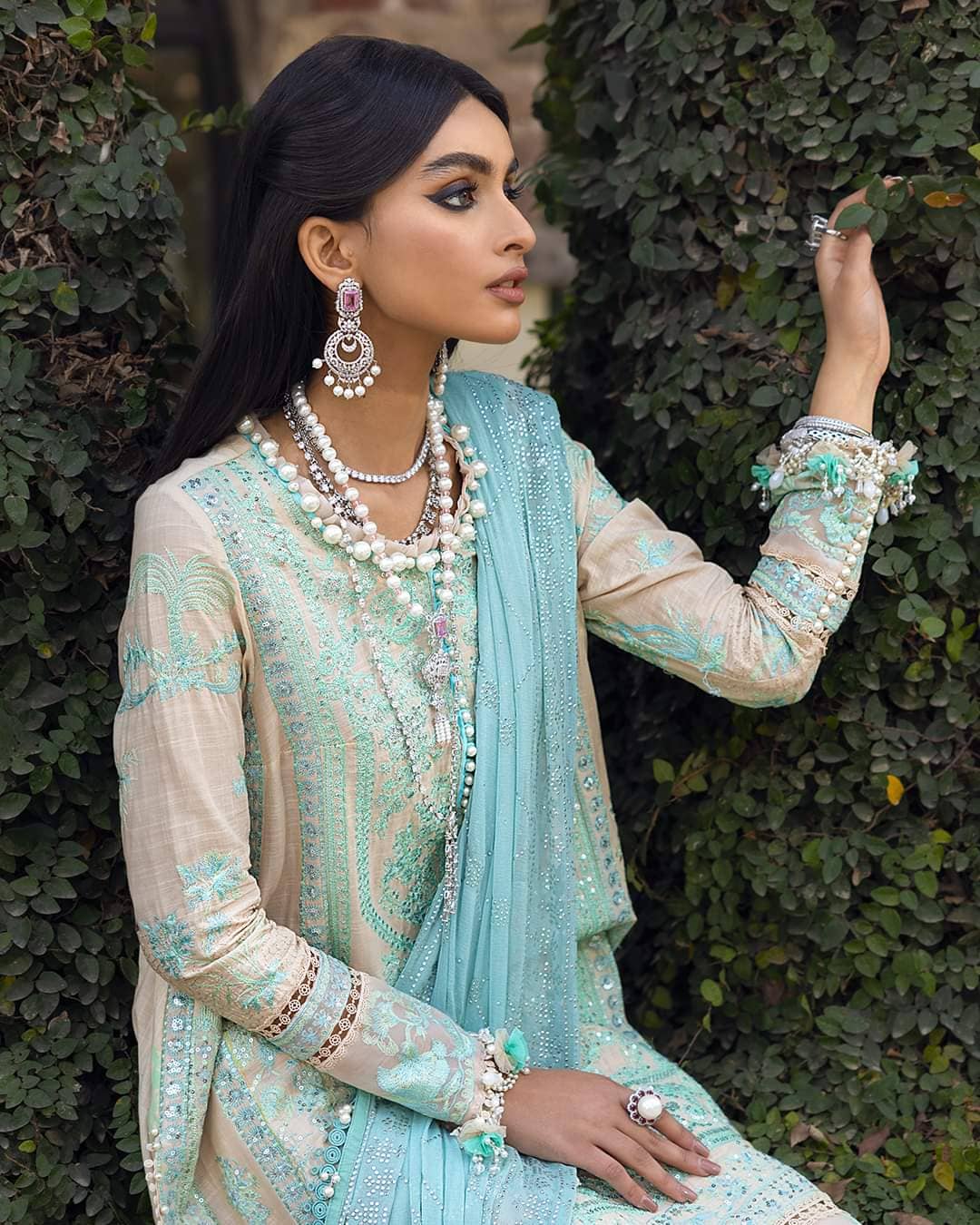 img_sana_safinaz_luxury_lawn_22_awwal_boutique