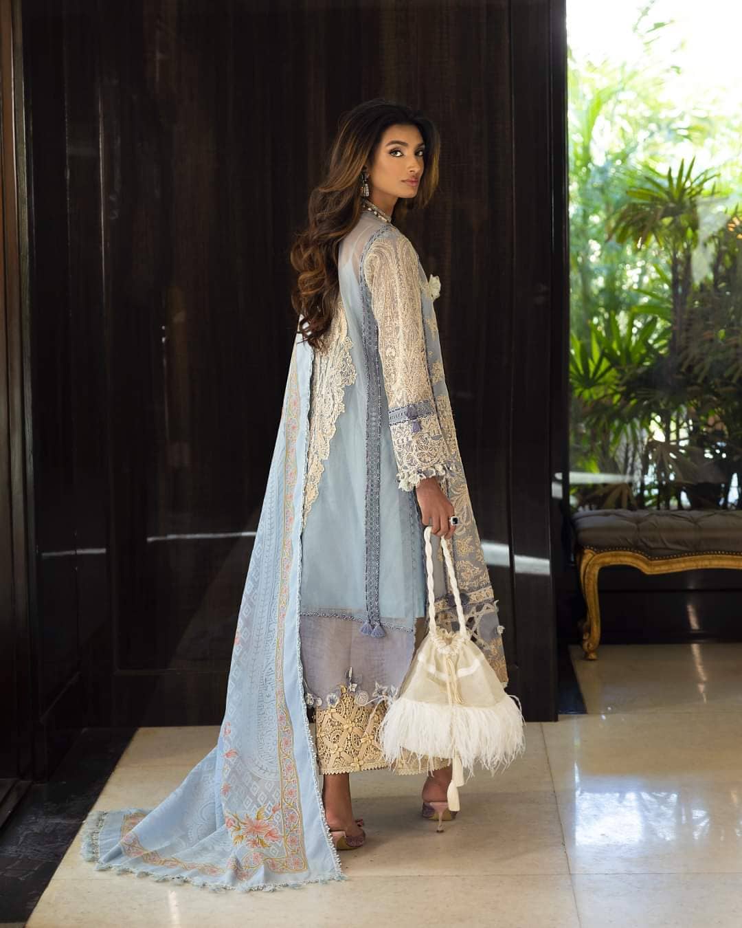 img_sana_safinaz_luxury_lawn_22_awwal_boutique