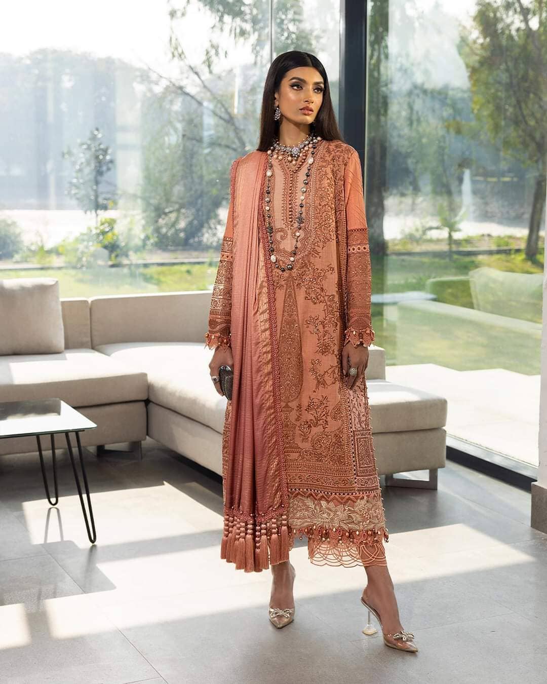 img_sana_safinaz_luxury_lawn_22_awwal_boutique