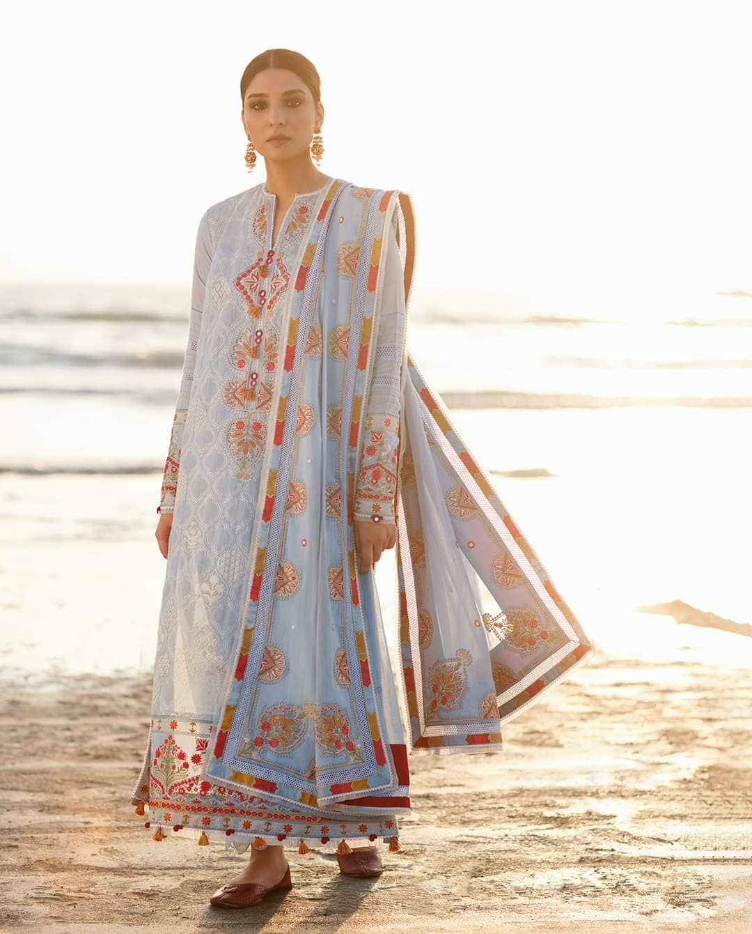 Zaha Lawn 22/AYSAN (ZL22-08 A)