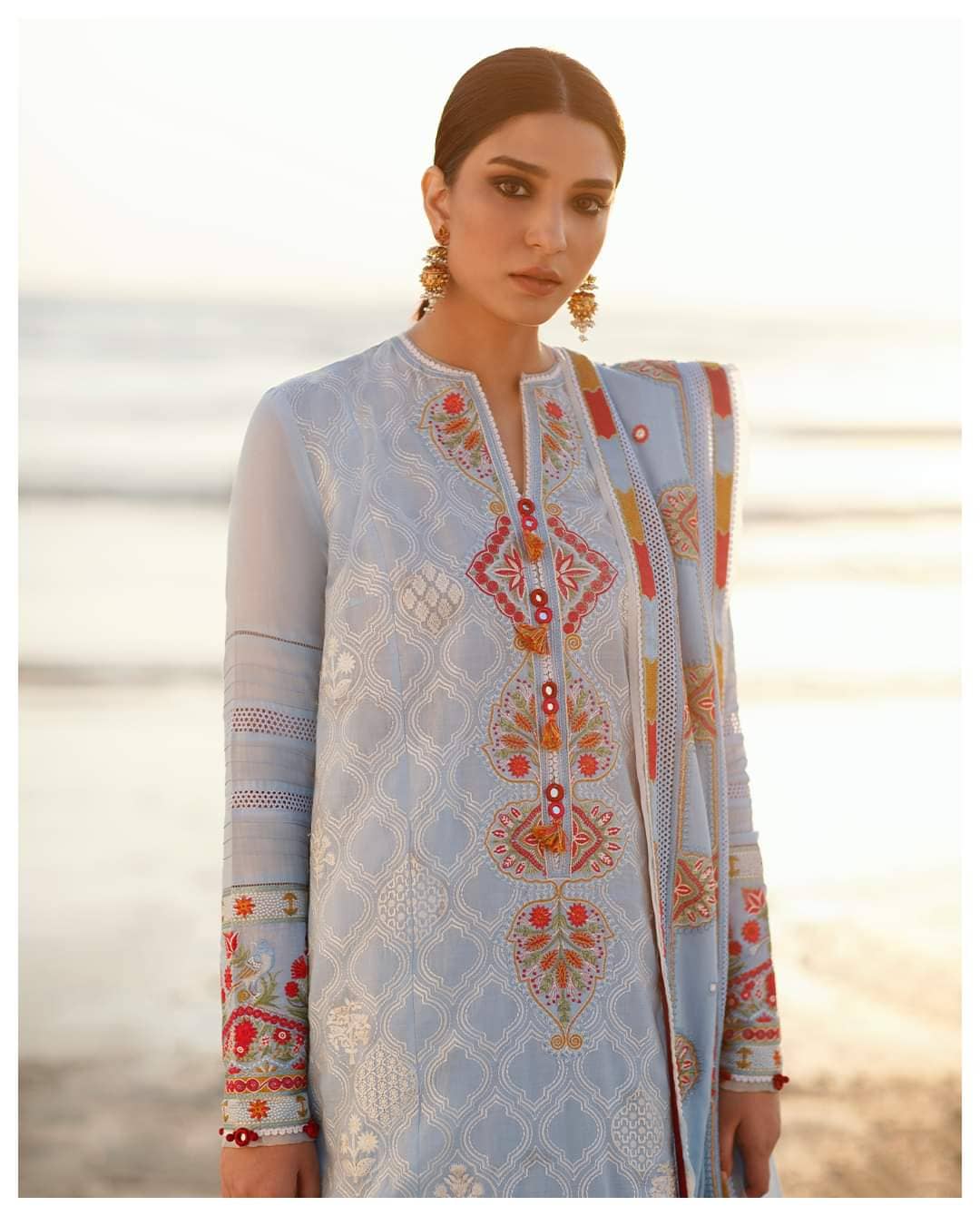 Zaha Lawn 22/AYSAN (ZL22-08 A)