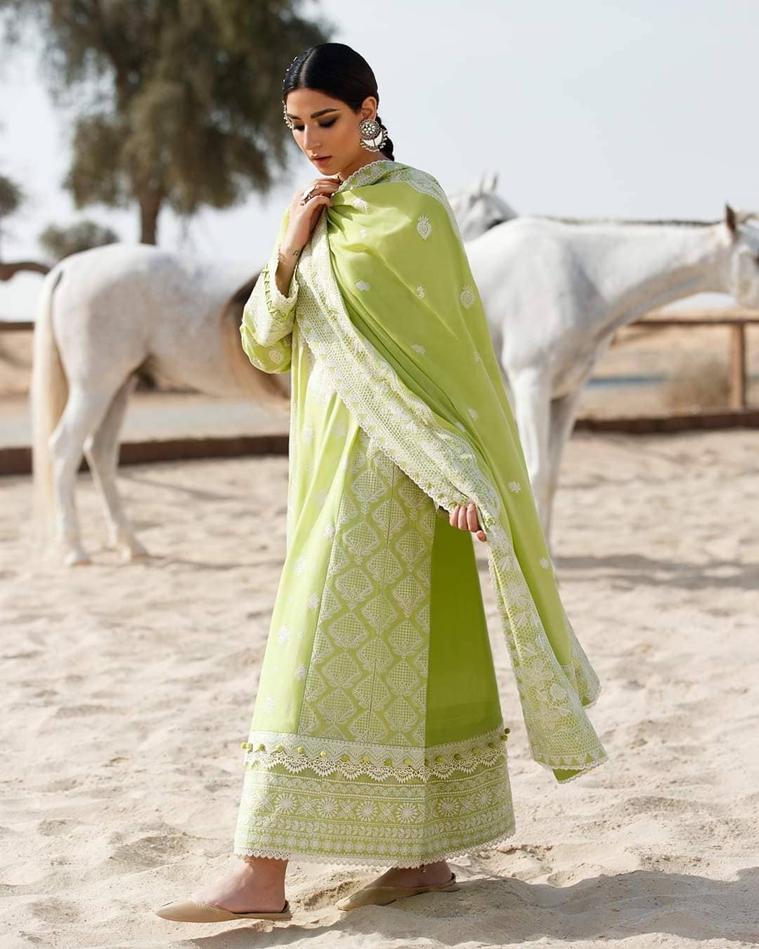 img_zaha_lawn_22_awwal_boutique