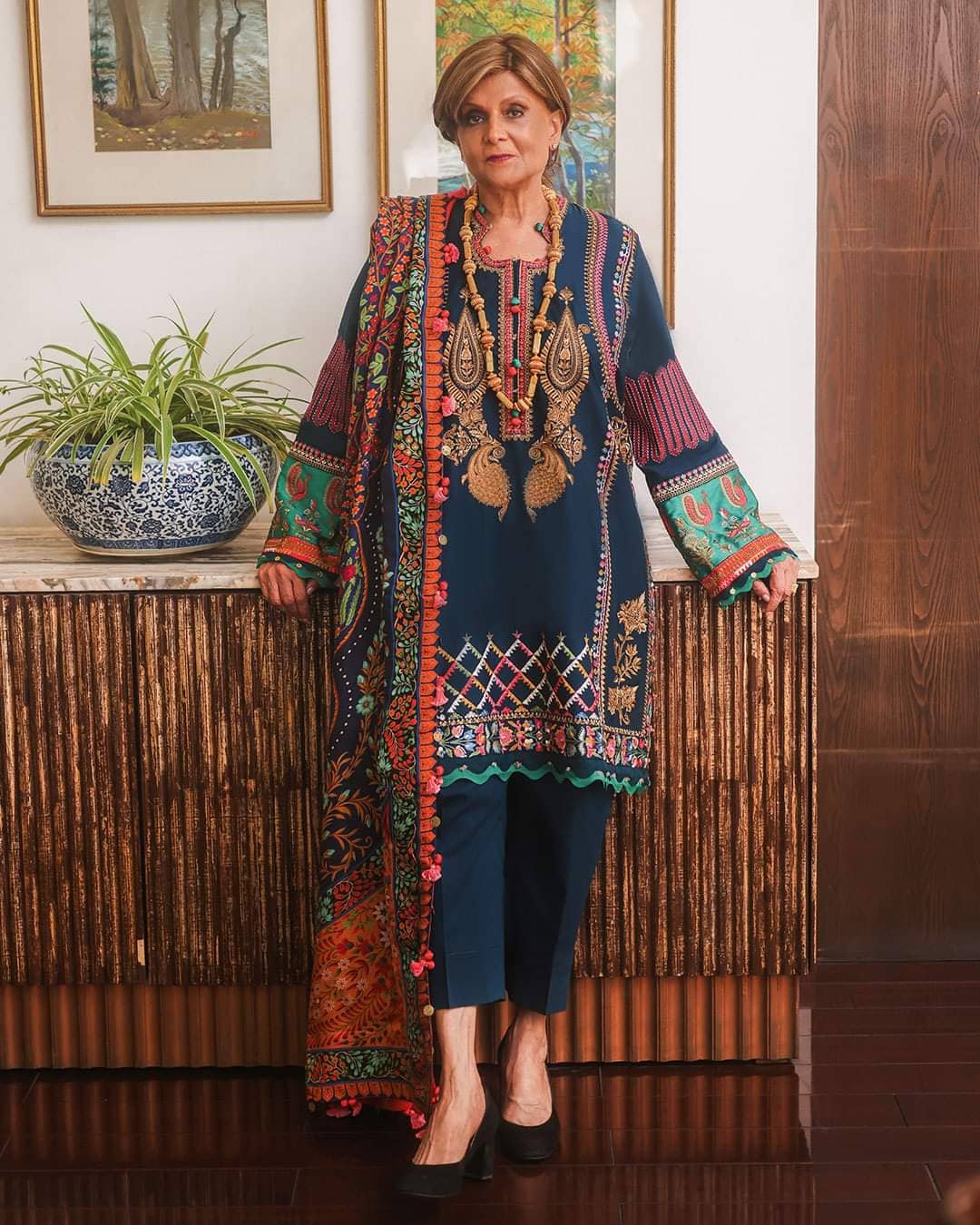 img_spotted_in_elan_lawn_awwal_boutique
