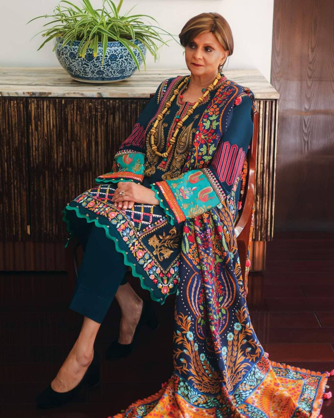 img_spotted_in_elan_lawn_awwal_boutique