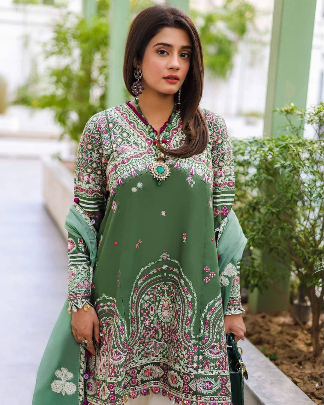 img_elan_lawn_22_awwal_boutique