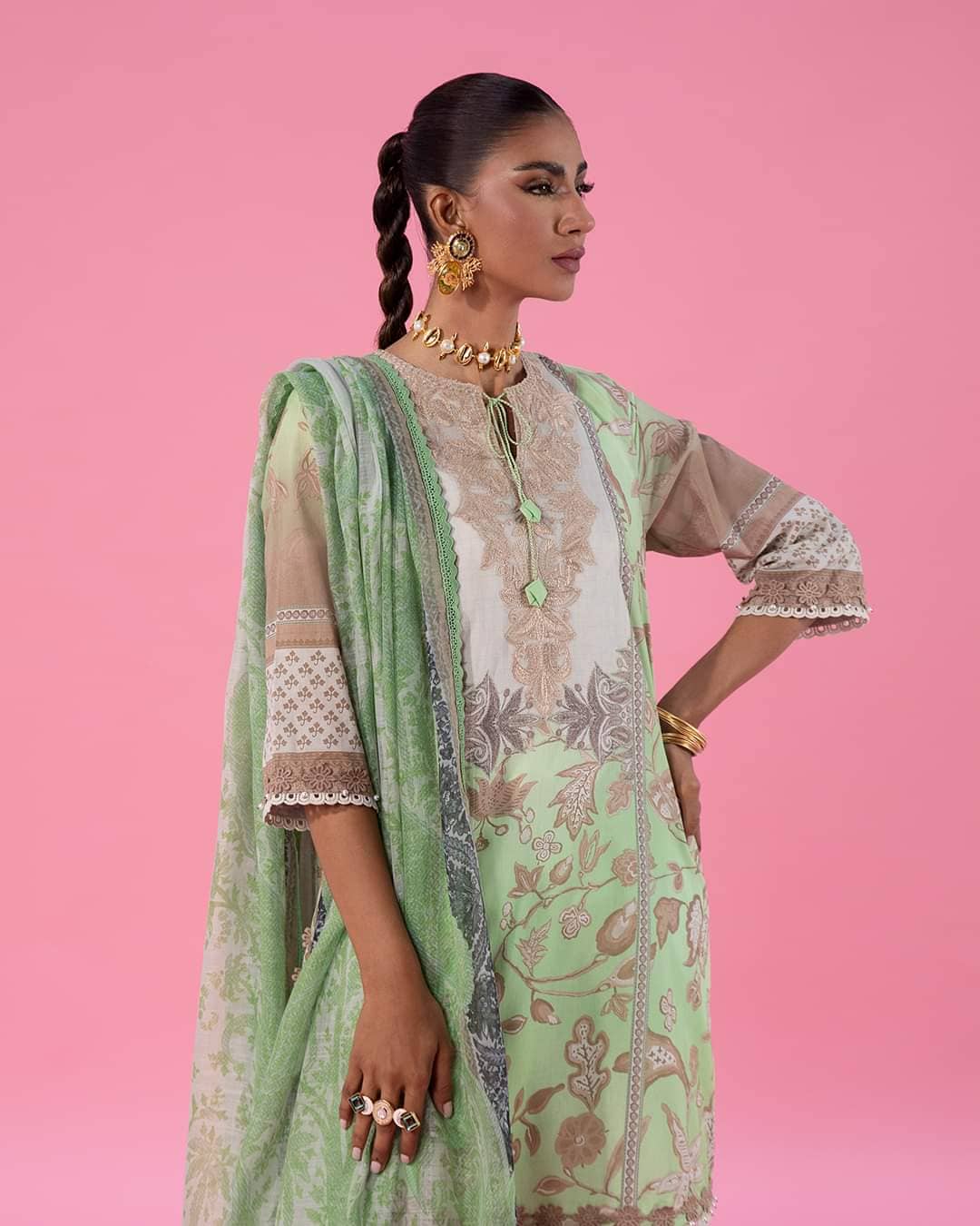 img_sana_safinaz_mahay_lawn_22_awwal_boutique