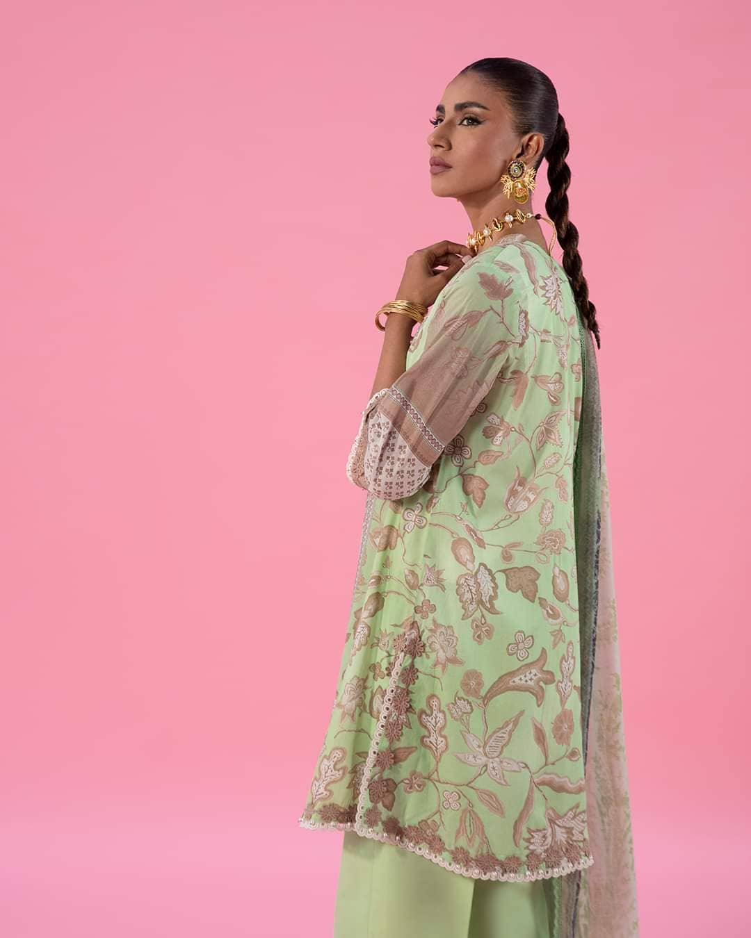 img_sana_safinaz_mahay_lawn_22_awwal_boutique