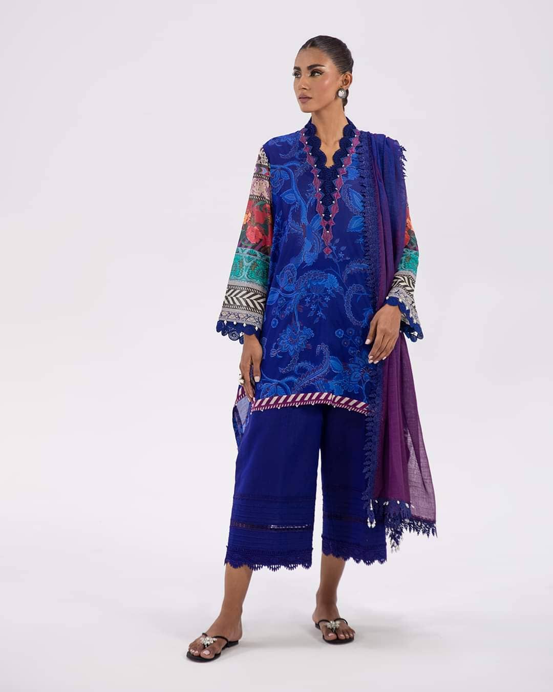 img_sana_safinaz_mahay_lawn_22_awwal_boutique