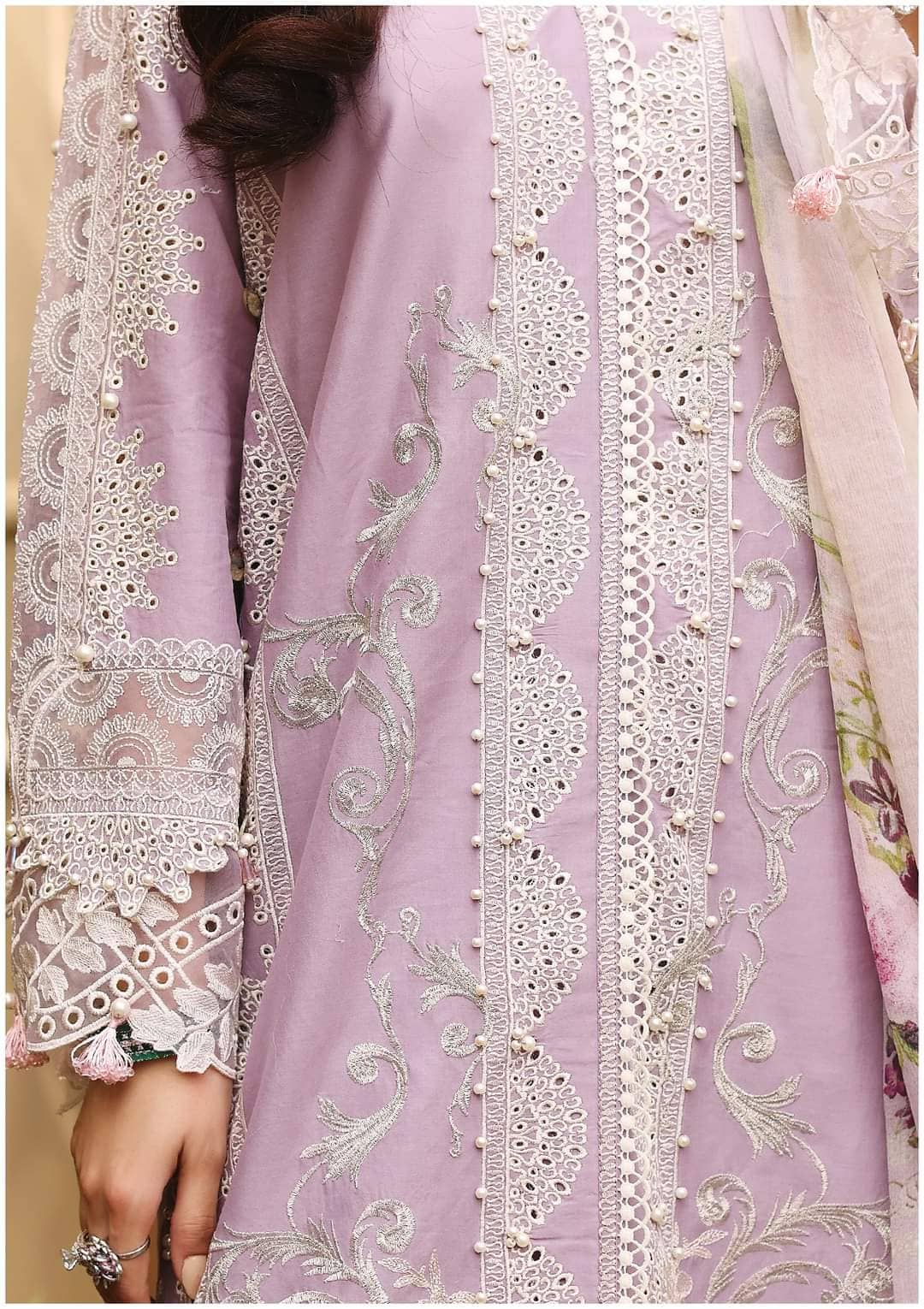 img_elaf_luxury_lawn_22_awwal_boutique