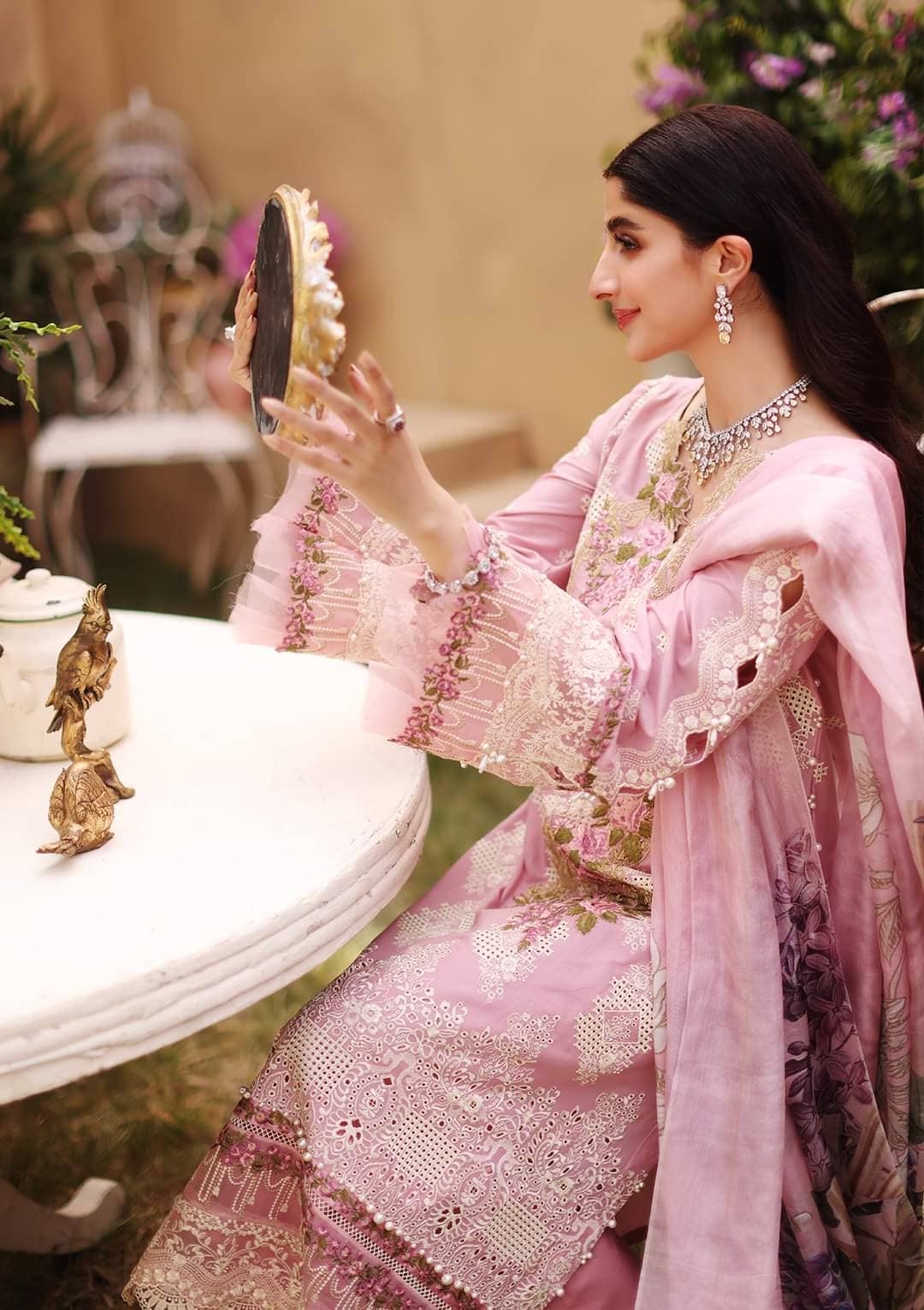 img_elaf_luxury_lawn_22_awwal_boutique