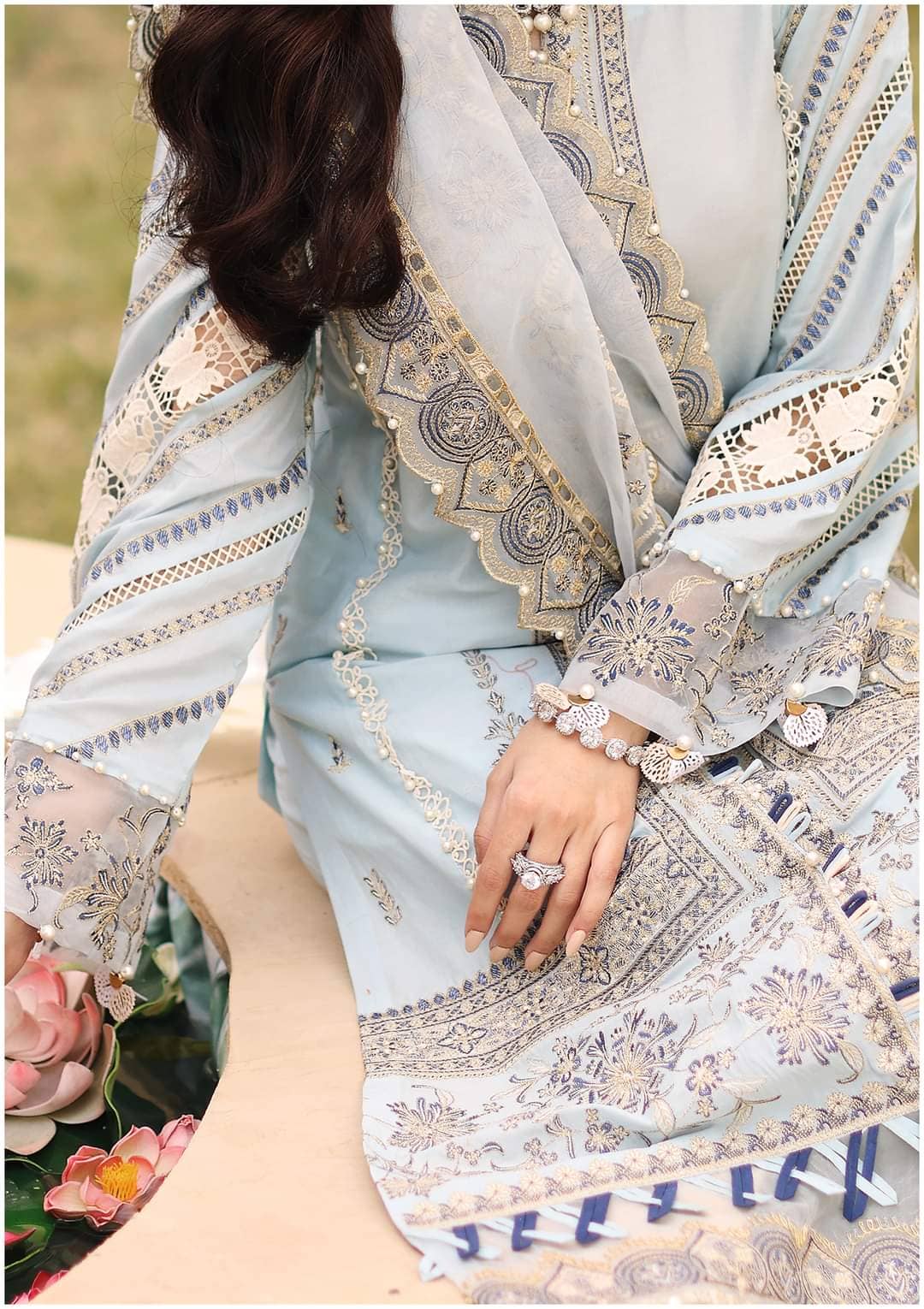 img_elaf_luxury_lawn_22_awwal_boutique