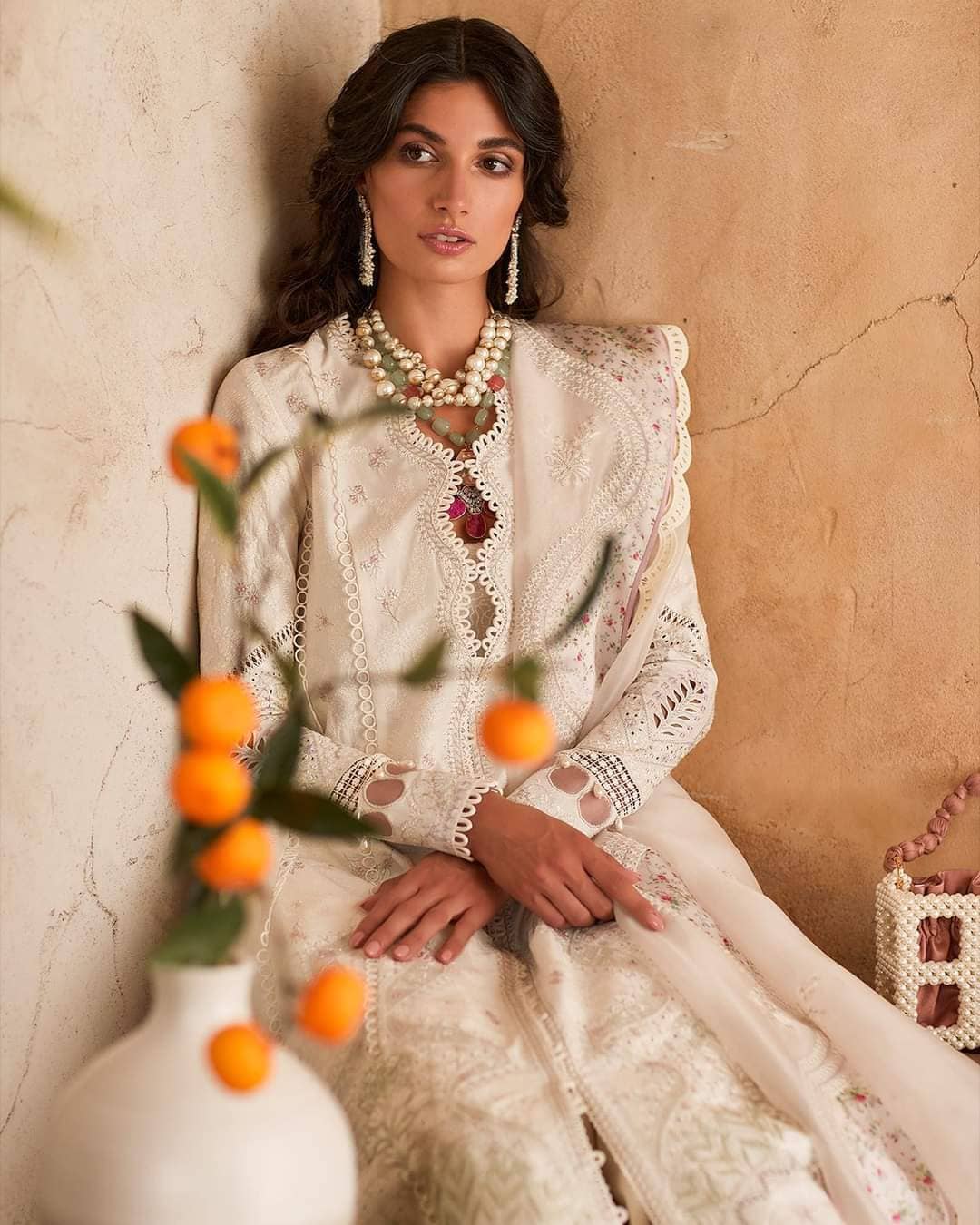 img_suffuse_lawn_collection_22_awwal_boutique