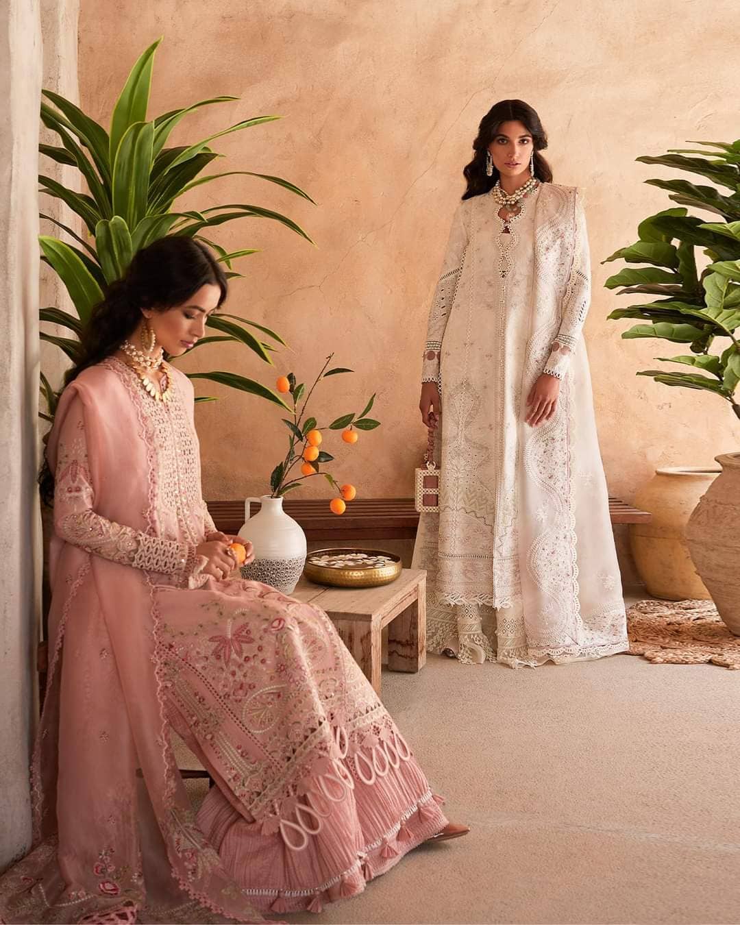 img_suffuse_lawn_collection_22_awwal_boutique