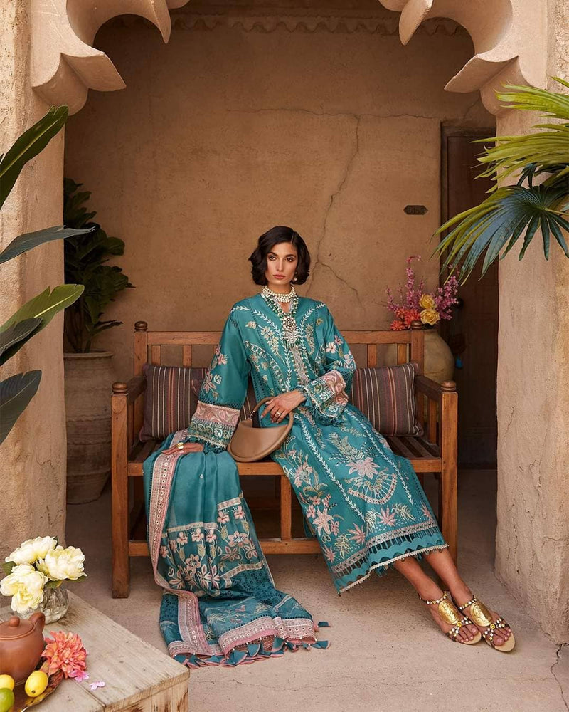 img_suffuse_lawn_collection_22_awwal_boutique