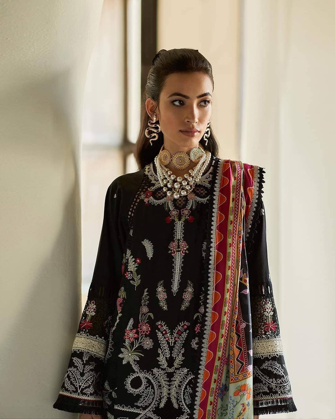 img_suffuse_lawn_collection_22_awwal_boutique