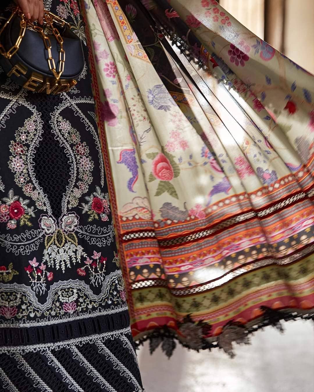 img_suffuse_lawn_collection_22_awwal_boutique