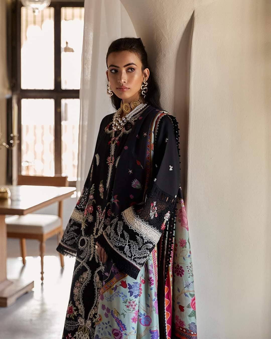 img_suffuse_lawn_collection_22_awwal_boutique