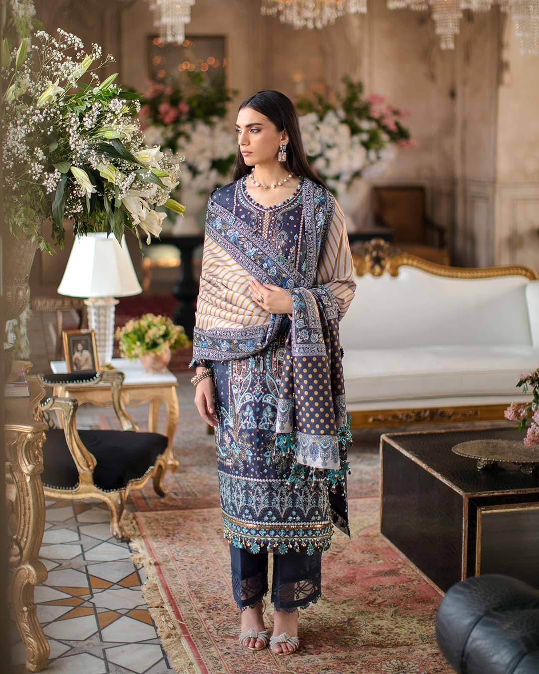 img_sana_safinaz_winter_luxury_awwal_boutique