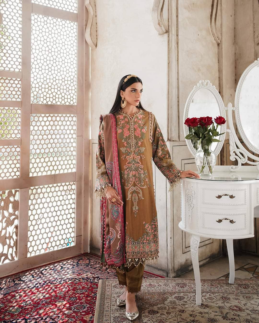 img_sana_safinaz_winter_luxury_awwal_boutique