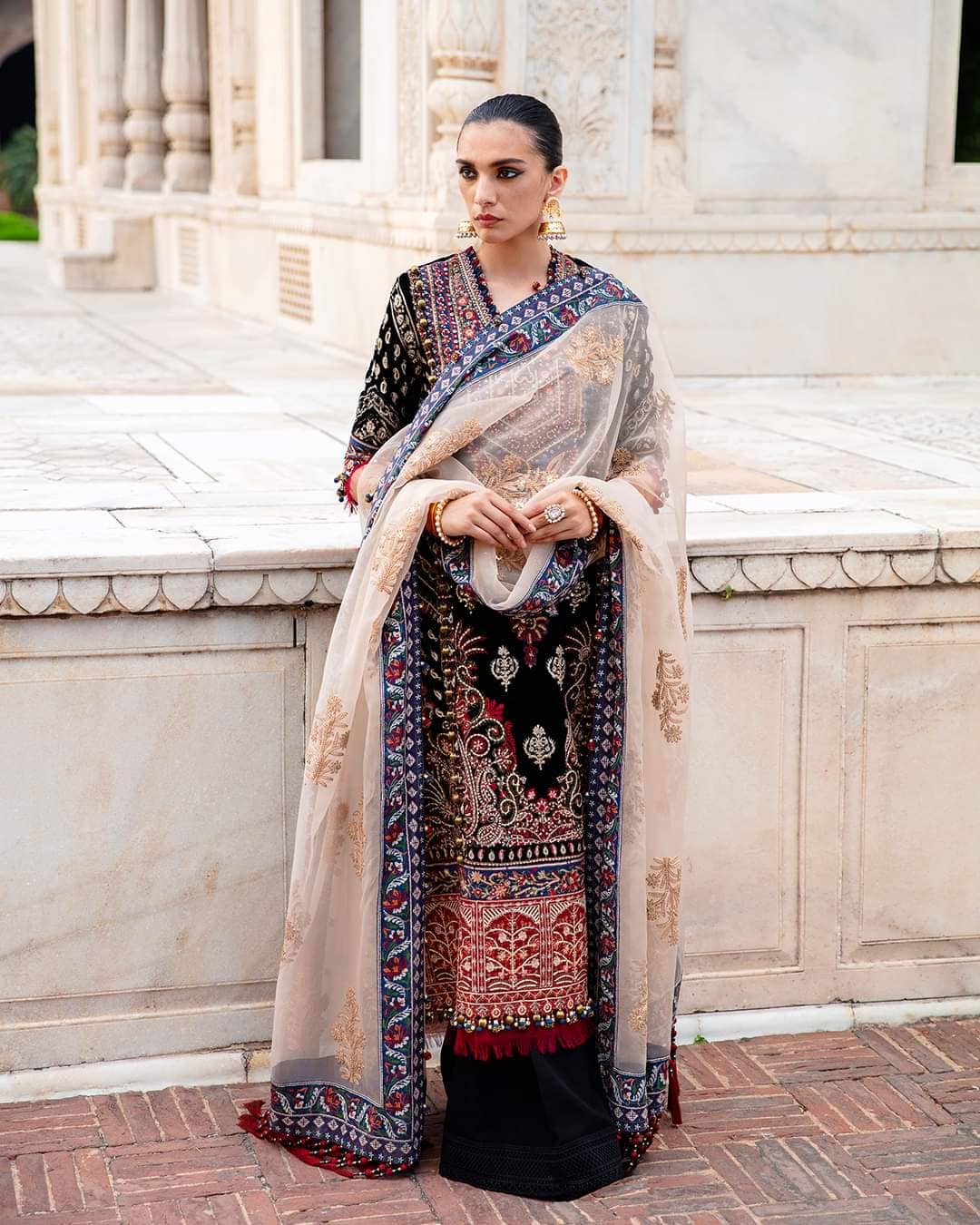 img_sana_safinaz_winter_luxury_awwal_boutique