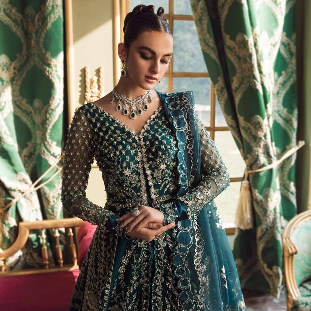 Img_republic_womens_wear_wedding_lehanga_awwal_boutique