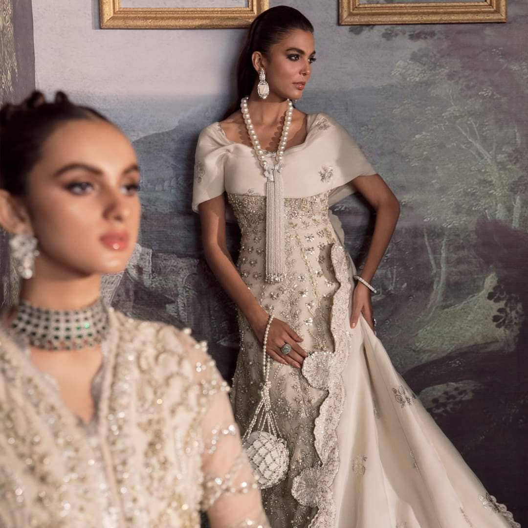 Img_republic_womens_wear_wedding_lehanga_awwal_boutique