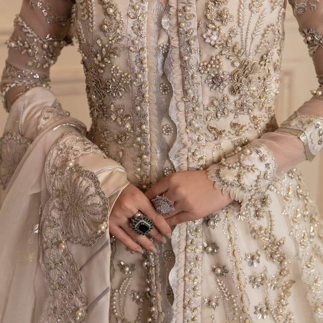 Img_republic_womens_wear_wedding_lehanga_awwal_boutique