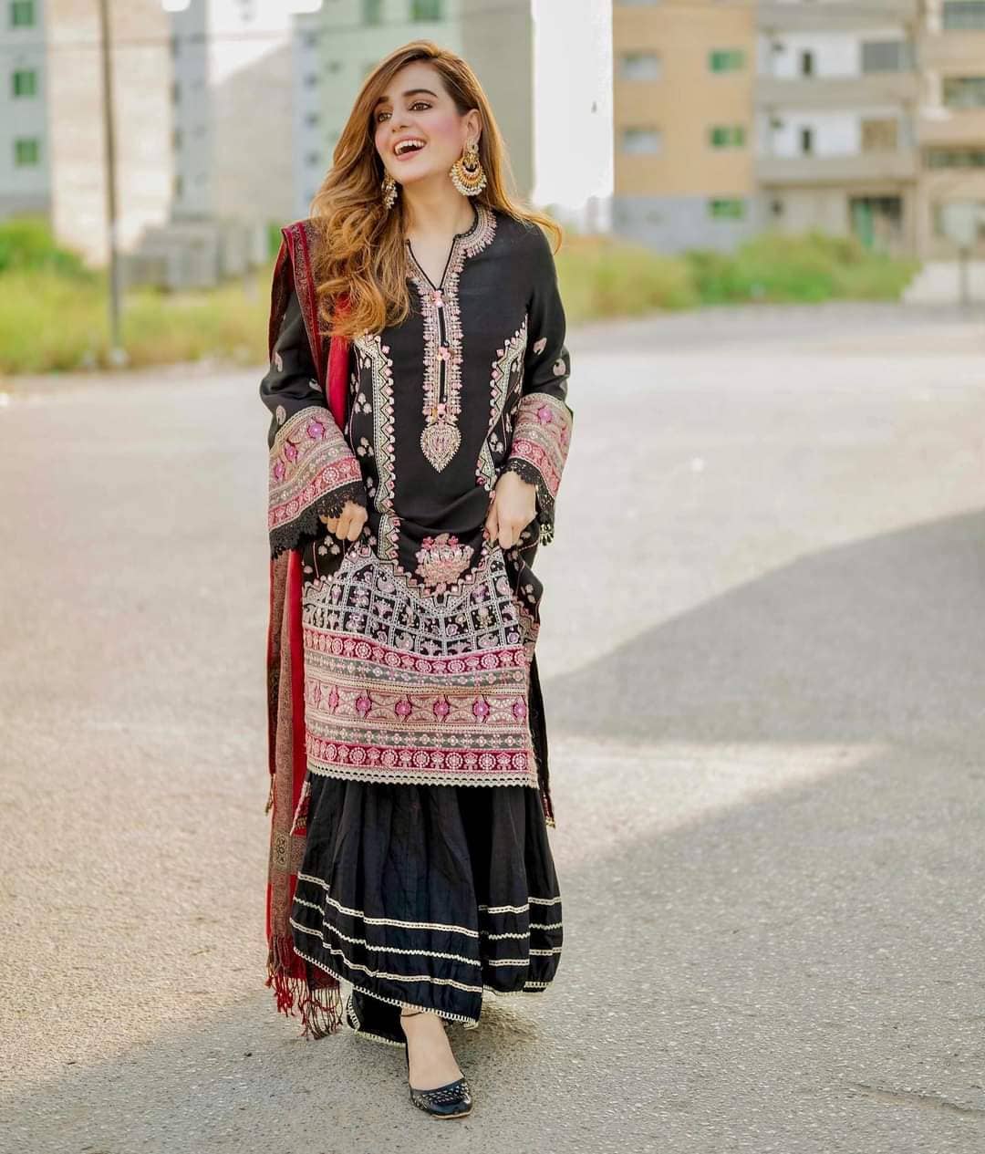 img_qalamkar_luxury_shawl_collection_awwal_boutique