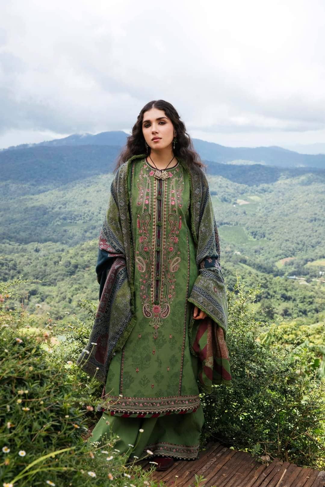 img_zara_shahjahan_winter_shawl_collection_22_awwal_boutique