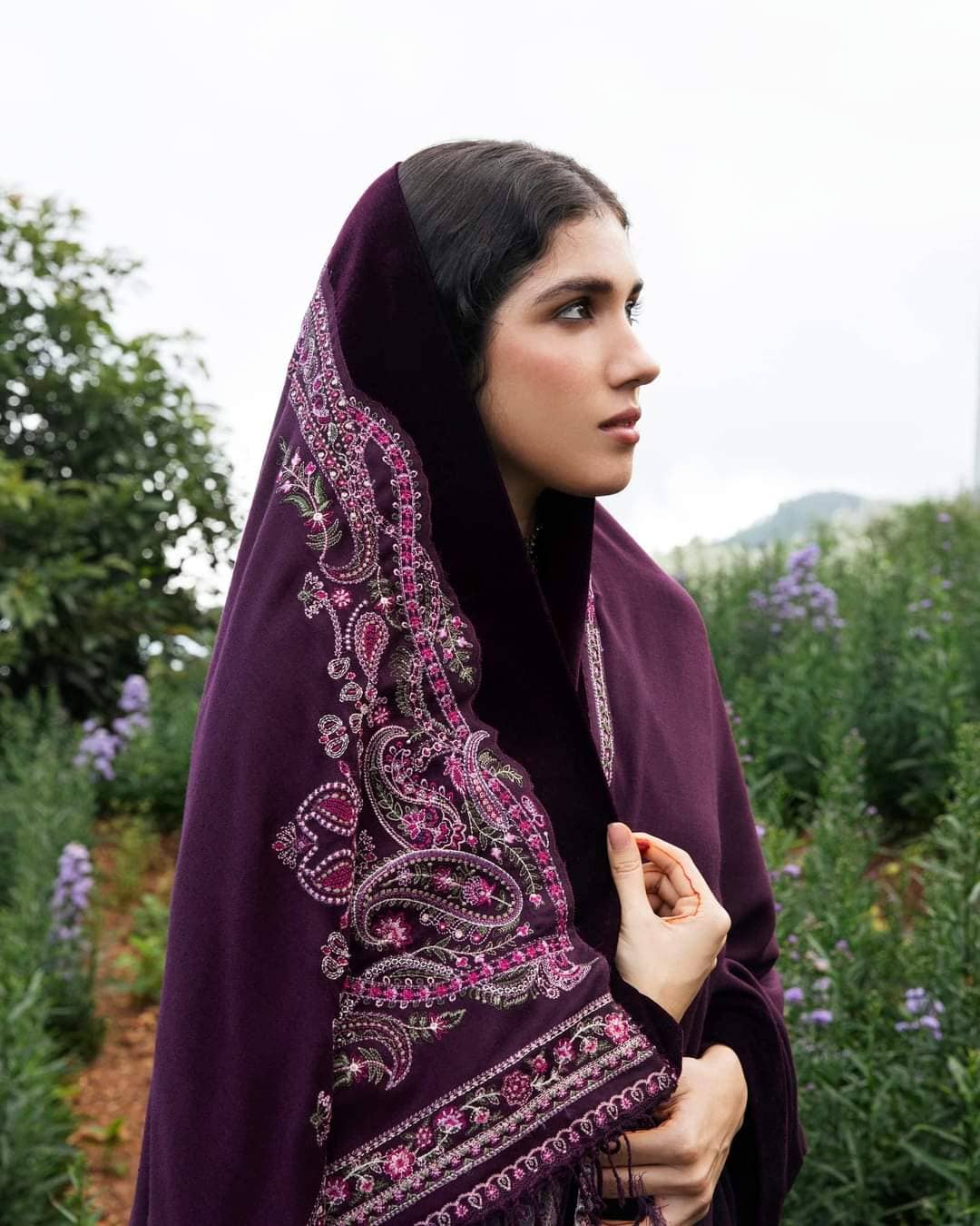 img_zara_shahjahan_winter_shawl_collection_22_awwal_boutique